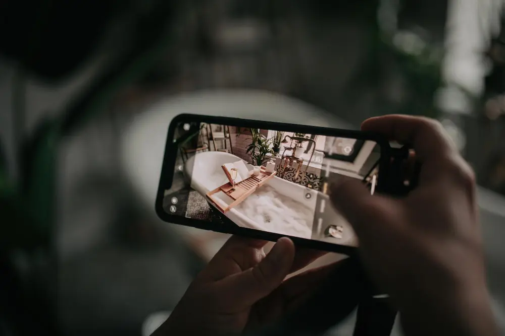O que define um smartphone com boa câmera para fotos noturnas?